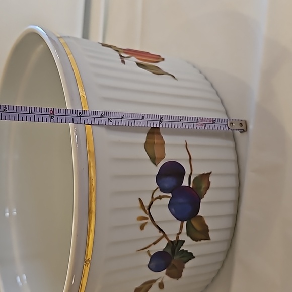Larger 7" Souffle dish - Evesham Gold by Royal Worcester. - Picture 8 of 9